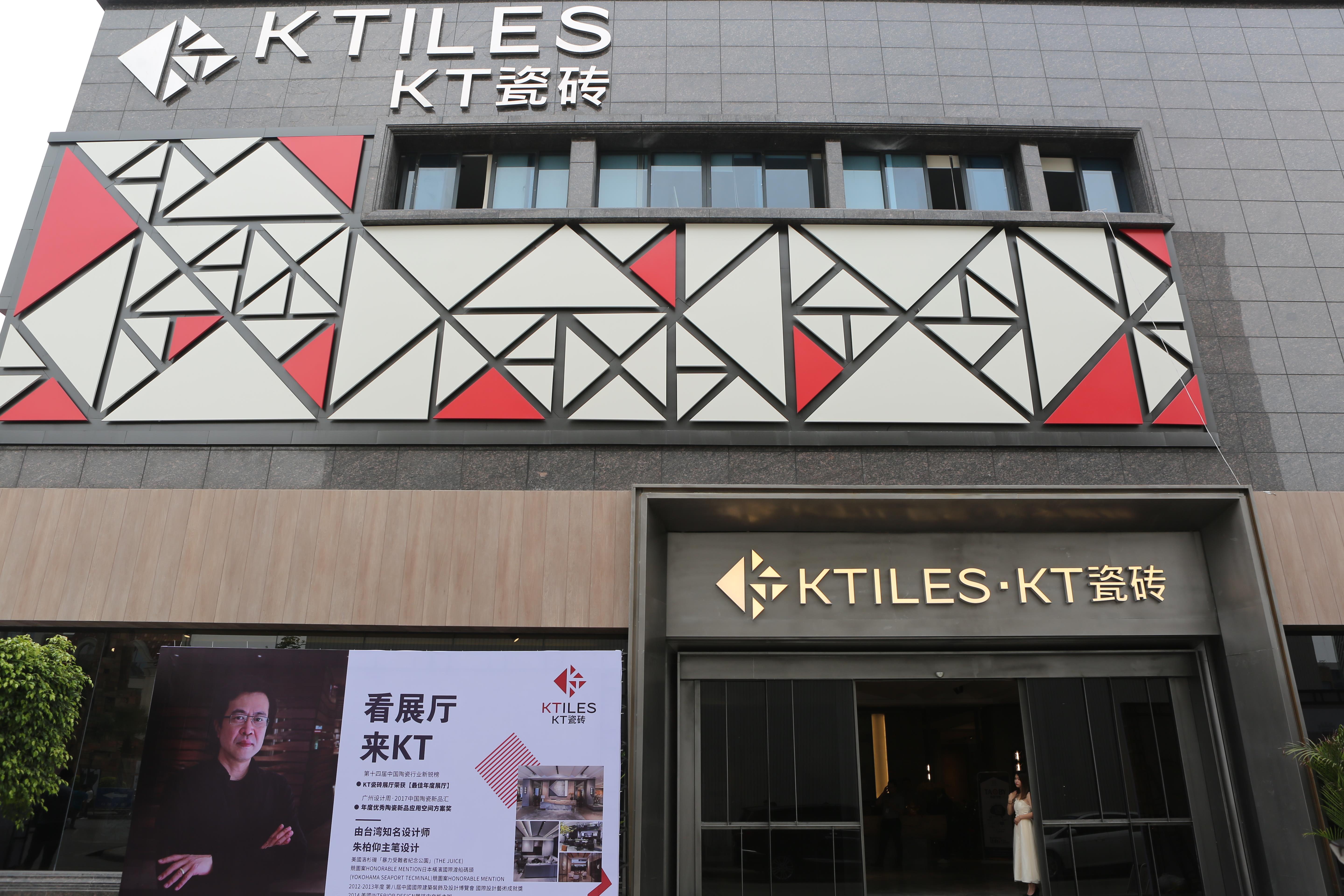 陶博會期間，這個展廳熱鬧非凡，只為，給你演繹最好的木紋磚及最佳木紋磚展廳！